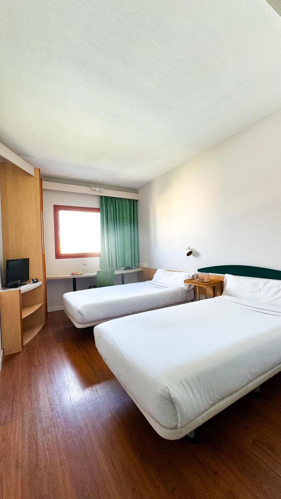 Hotel Iris Гвадалахара Экстерьер фото