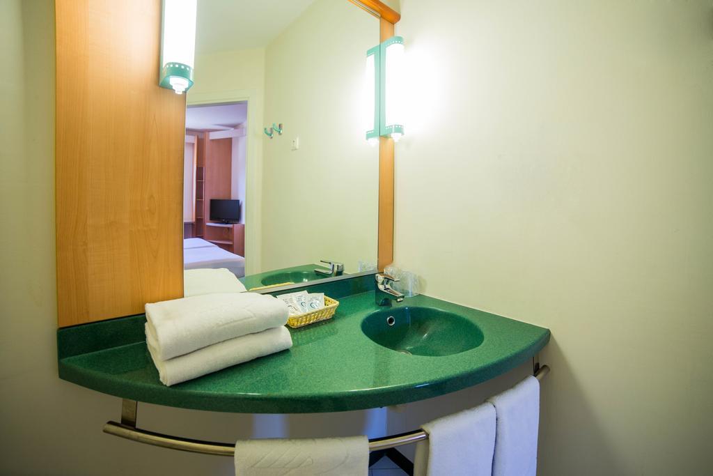 Hotel Iris Гвадалахара Экстерьер фото