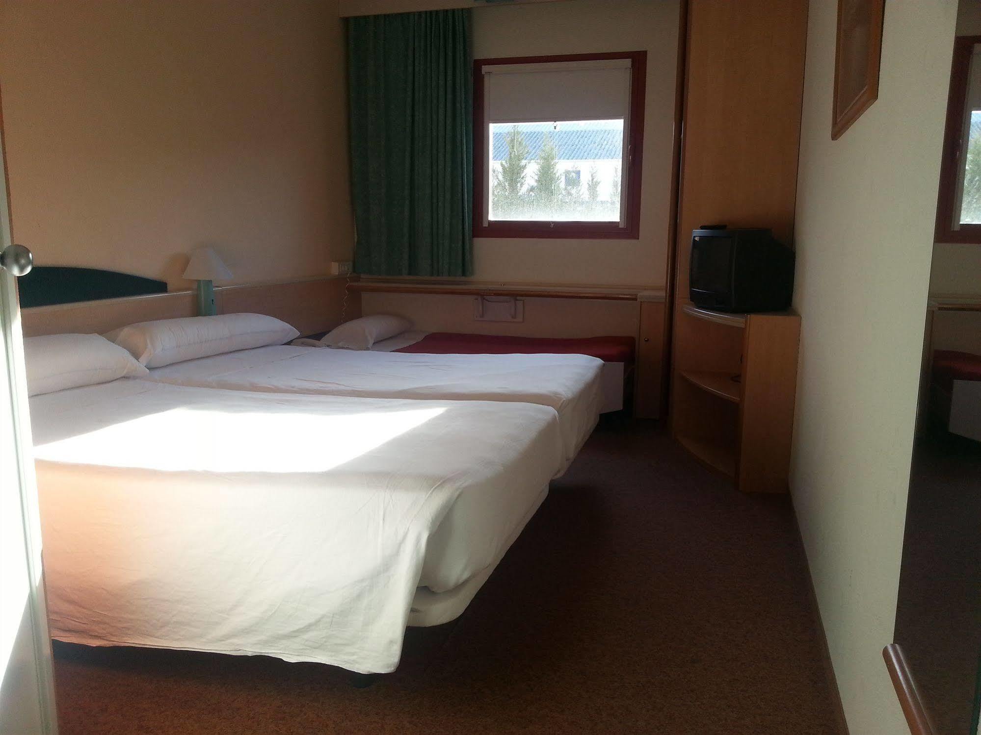 Hotel Iris Гвадалахара Экстерьер фото