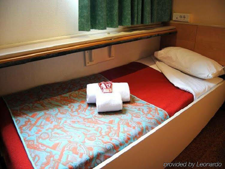 Hotel Iris Гвадалахара Экстерьер фото